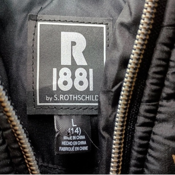 S. Rothschild Black Puffer Jacket with Gold Stars - Picture 5 of 7